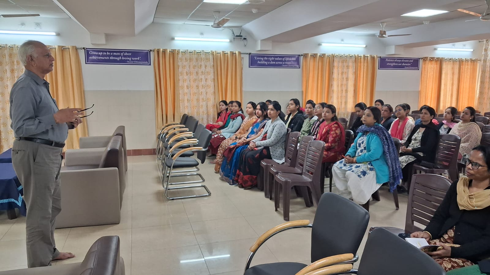 Session on Chapter 12 of Geeta by Sir Surendranath